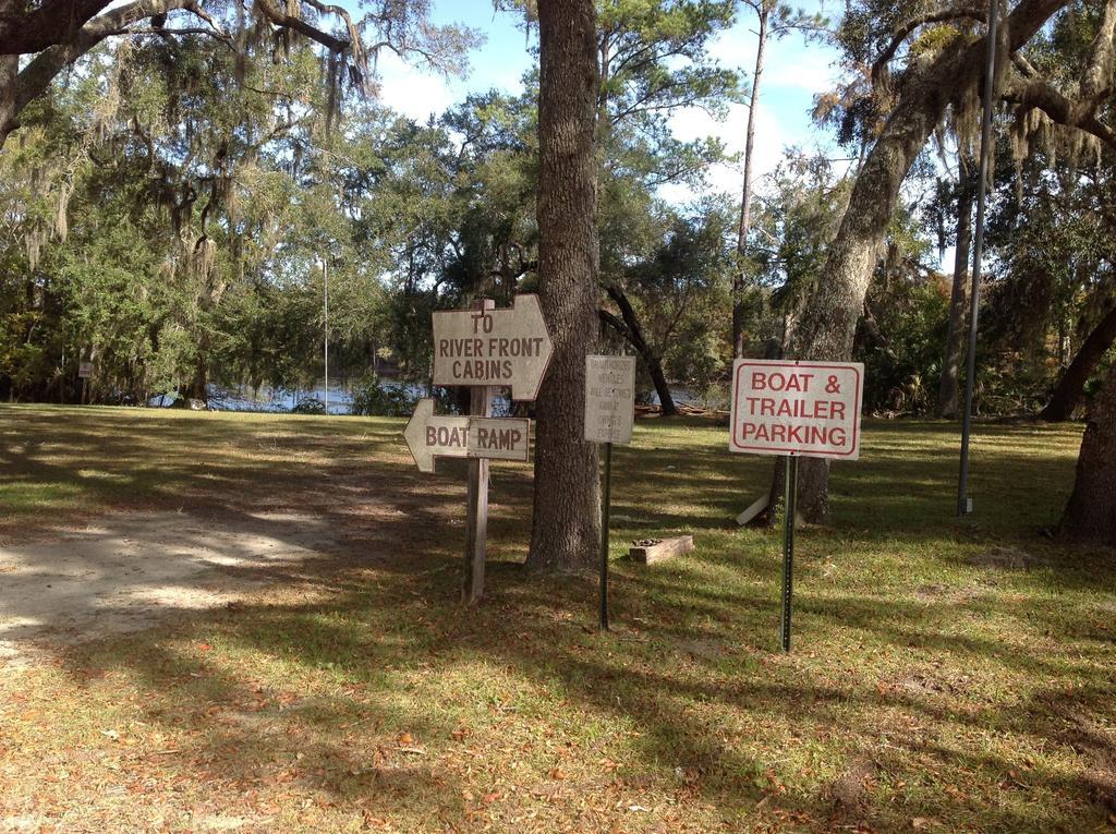 Suwannee Gables Hotel Old Town Exterior photo